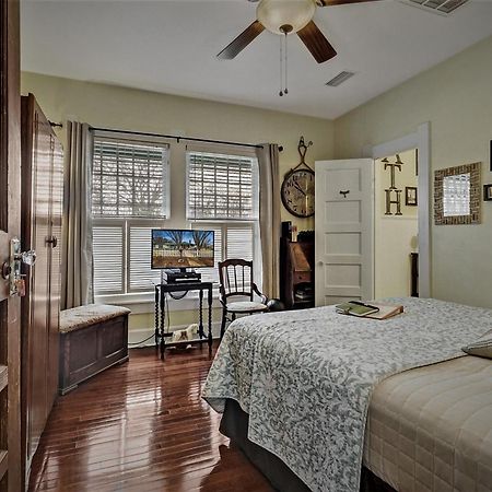 Granbury Gardens Bed And Breakfast Rom bilde